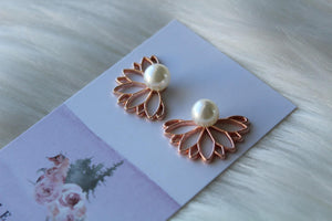 Pearl lotus