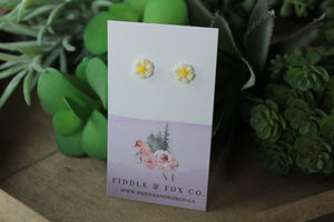 Cream Daisy Earrings