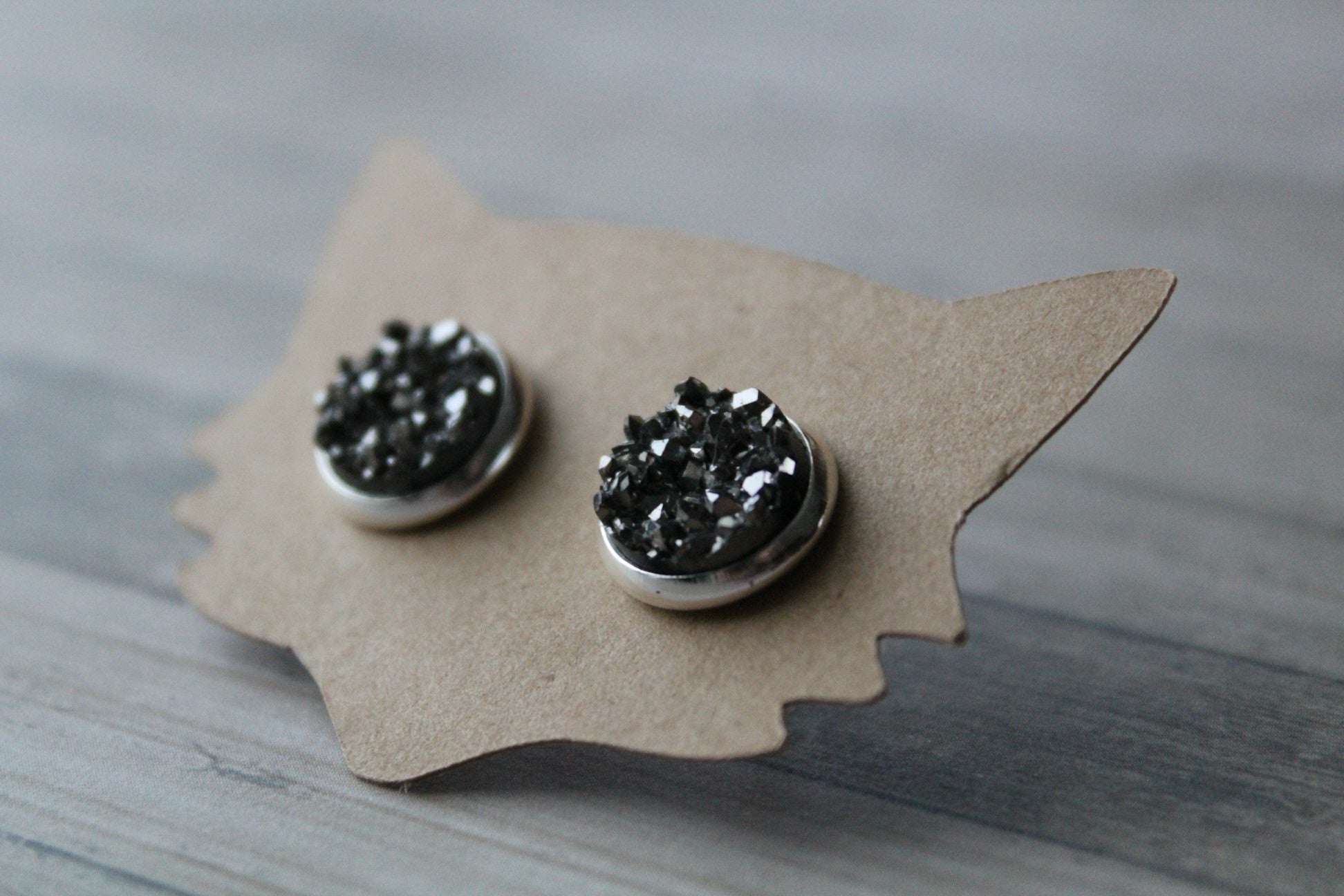 10mm Gunmetal In A Silver Stud
