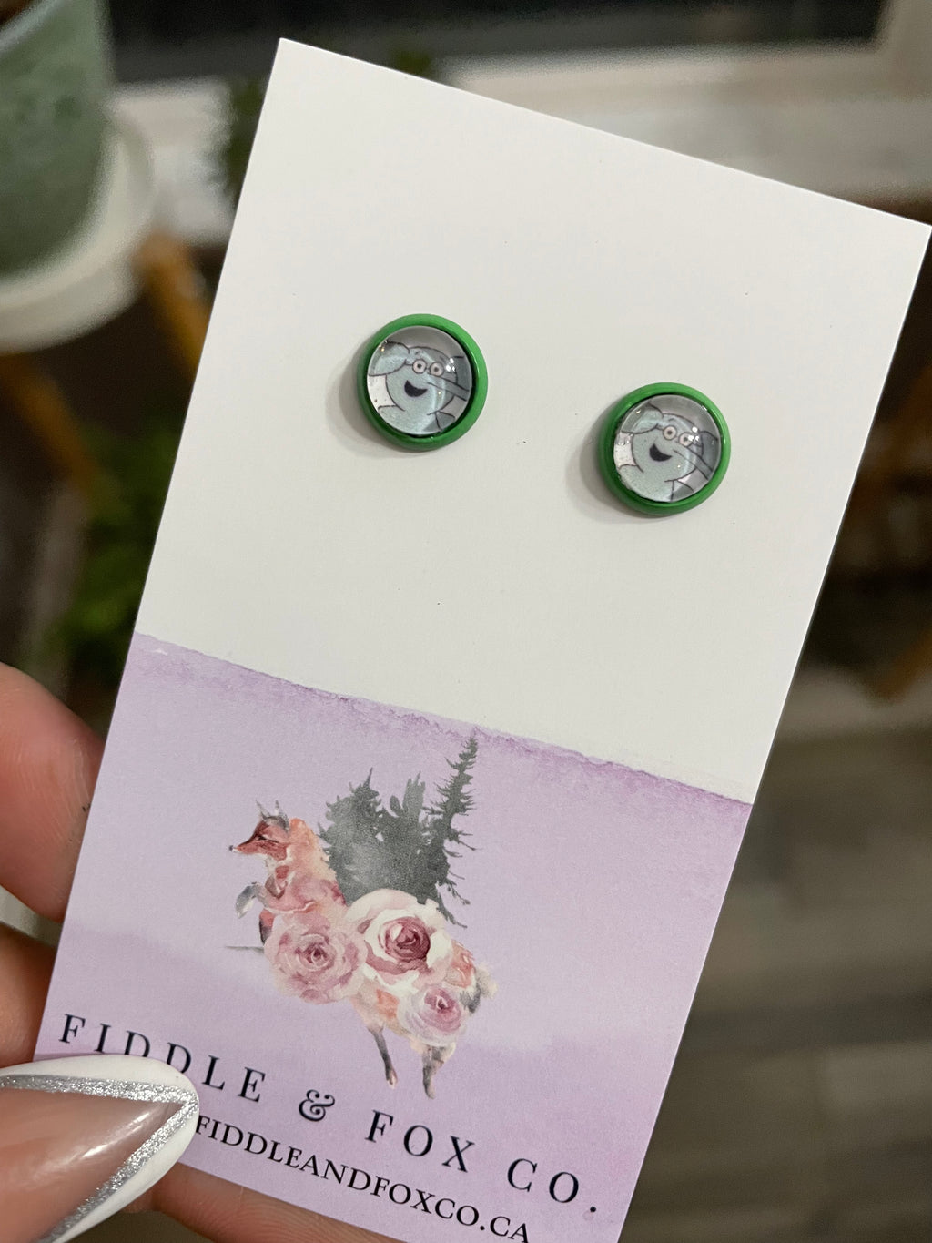 8mm Green Gerald Earrings
