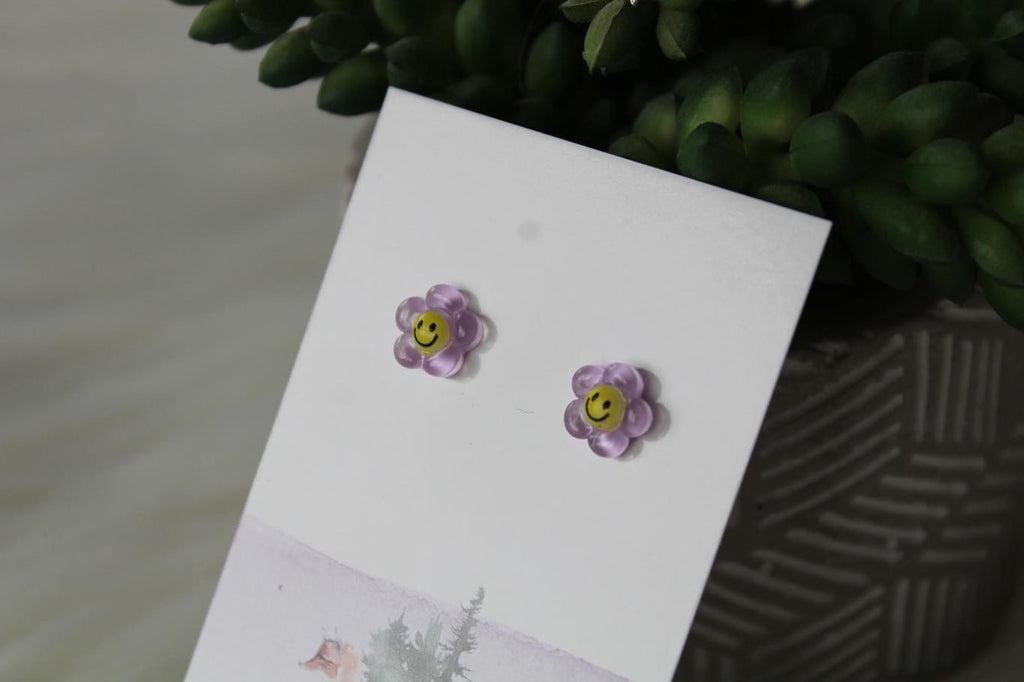 8mm Light Pink Smiley Flower Earrings