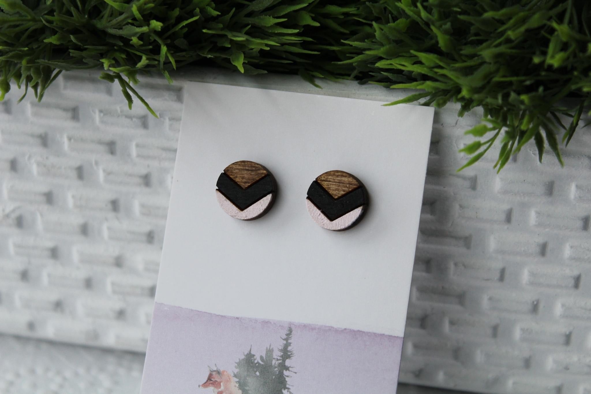 Wood Chevron Black/Pink