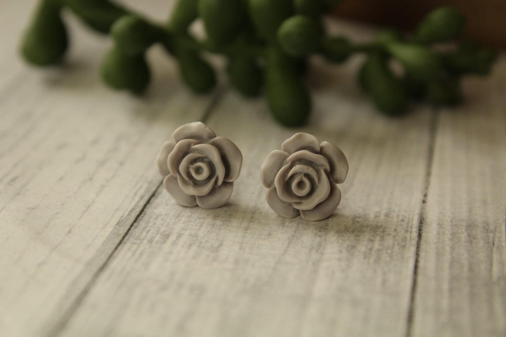 12mm Grey Flower Earrings