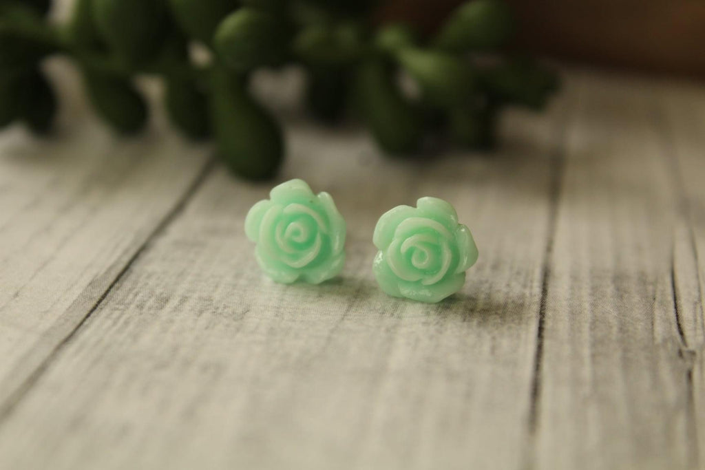 8mm Light Green Flower Earrings